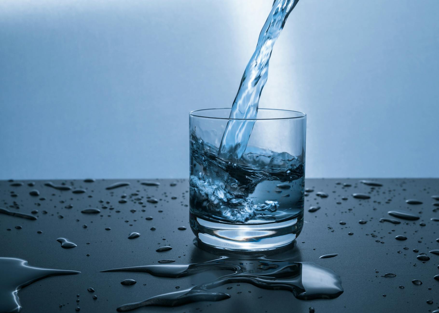 Hydratation : combien d&rsquo;eau boire chaque jour vraiment ?
